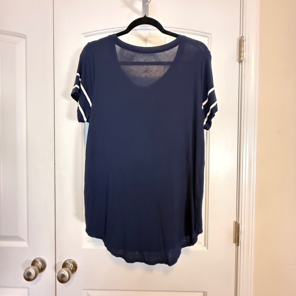 Hollister California XL Graphic T-Shirt Blue Varsity Stripe Scoop Neck Shirt - Picture 3 of 6
